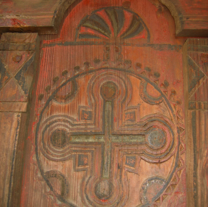 a_croix_sur_une_porte.jpg